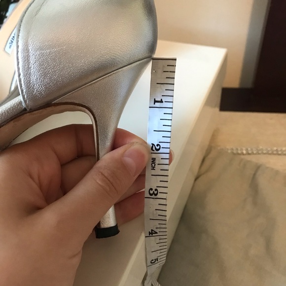 Manolo Blahnik Sedaraby D’Orsay heels - Picture 15 of 15